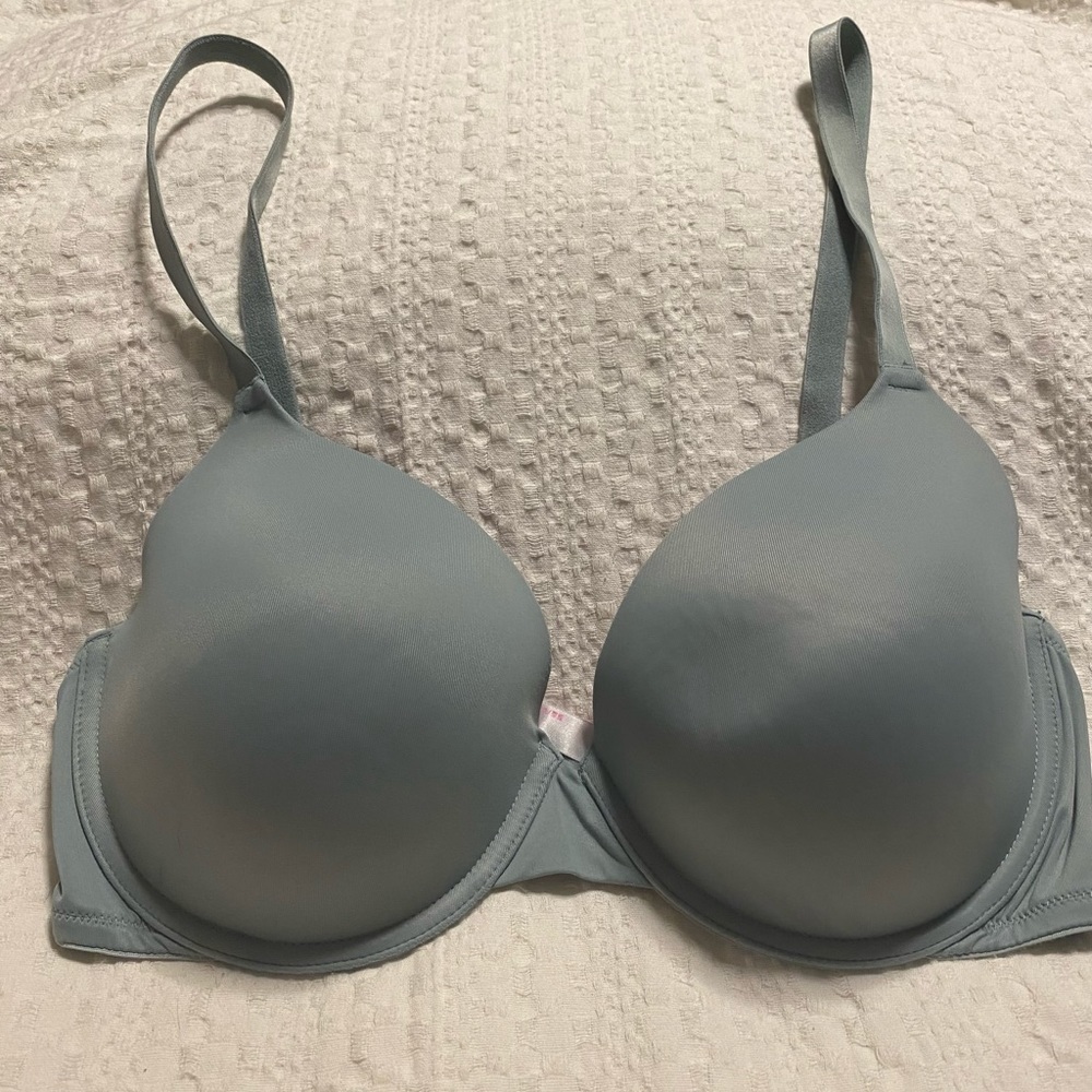 PINK Victoria’s Secret Wear Everywhere Bra